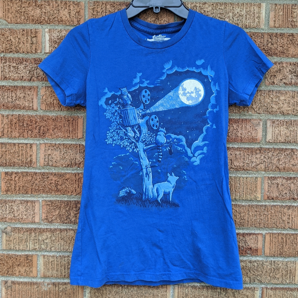 Threadless Tee / Animals / Moon / Medium